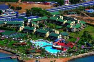 Oz Hotels Incekum Beach Resort