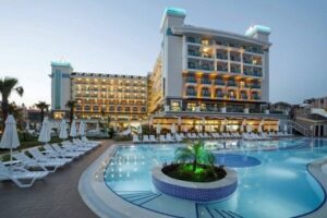 Luna Blanca Resort