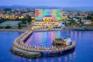 Azura Deluxe Resort & Spa