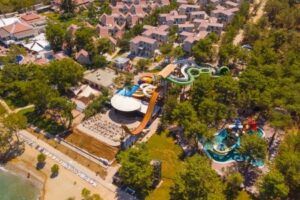 Long Beach Club Nature