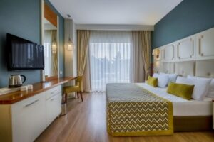 Well Palace Side (Ex. Side Crown Charm Palace)