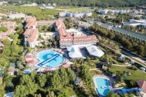 Queen's Park Le Jardin Resort